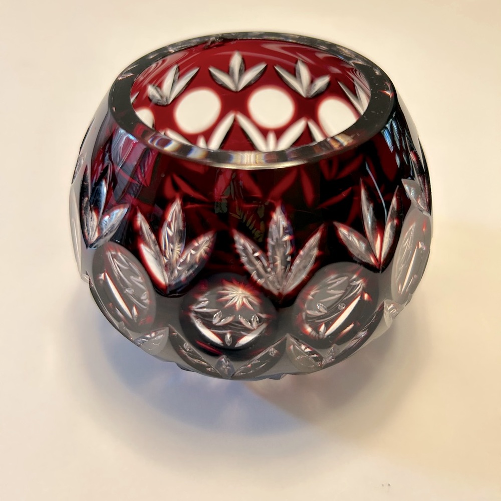 Exquisite collectible CUT TO CLEAR piece. SUPER FAST SHIPPING